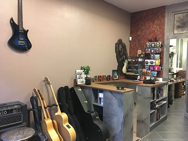 Guitares de l'atelier DNG Guitares à Paris 19e