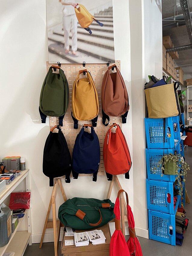 Magasin général - Sacs vendus par la boutique généraliste Paris 20e