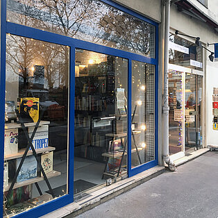 Librairie Sur le fil dans le village saint-paul à Paris 4e