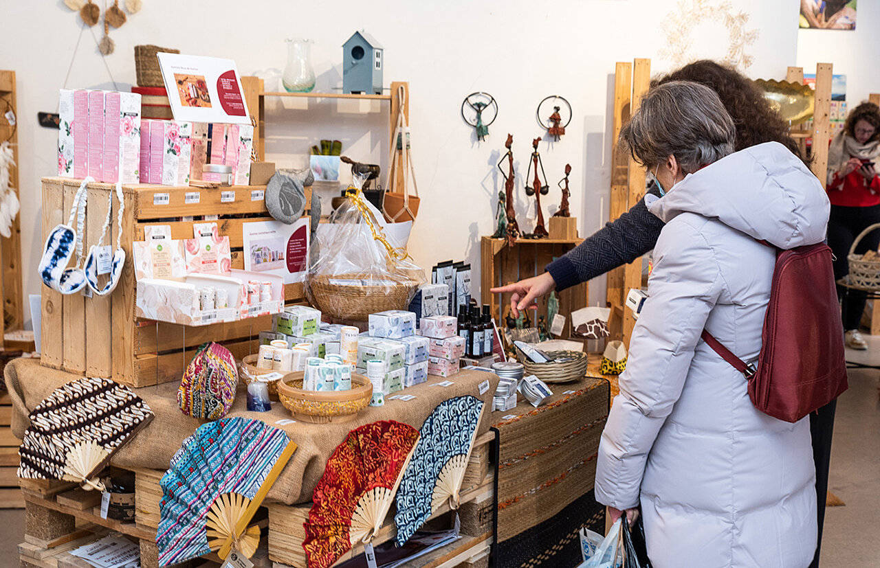 Artisans du Monde - Boutique commerce équitable Paris 10e