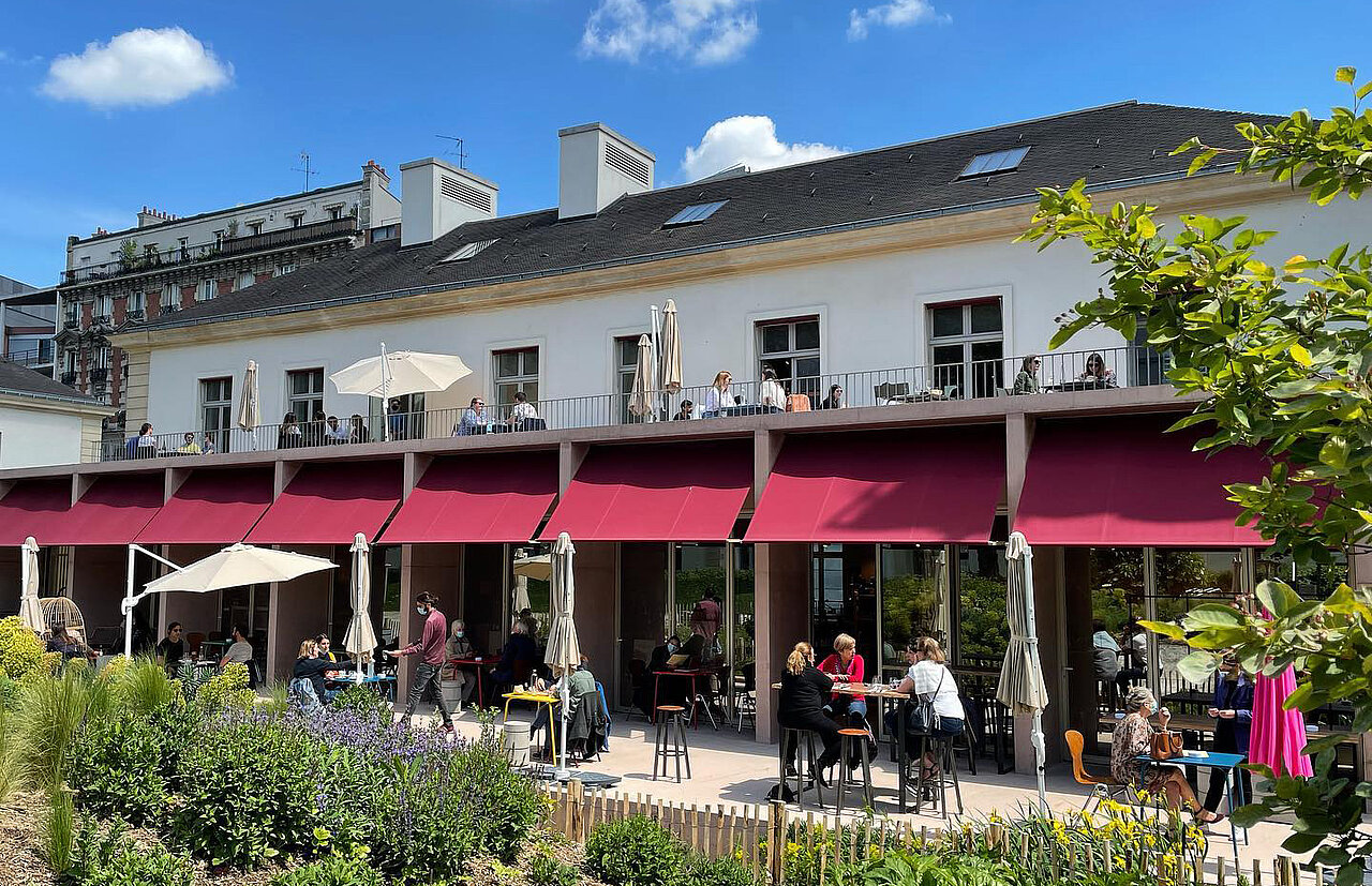 Foodcourt Le Douze installé à la Caserne de reuilly à Paris12e