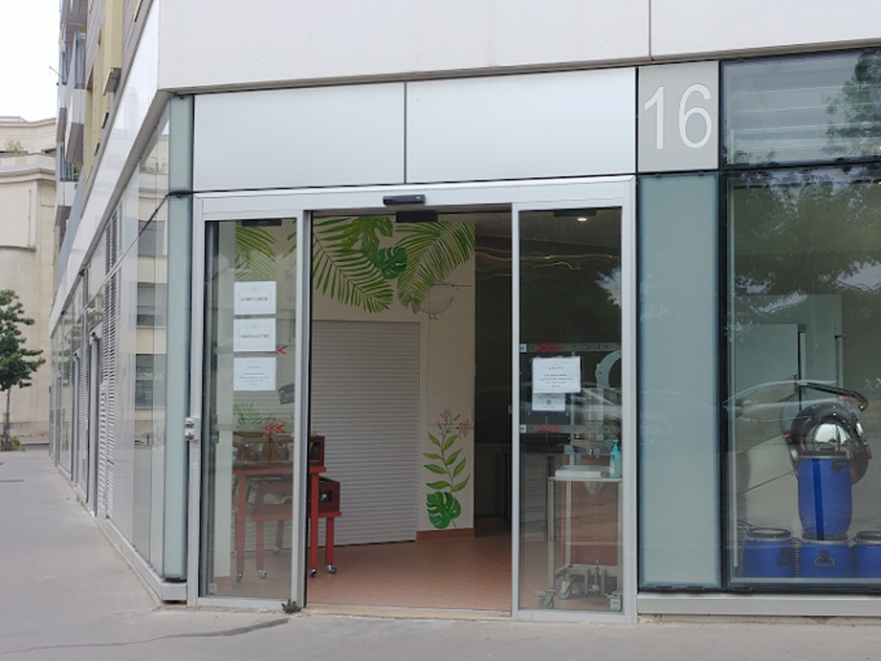 La Caille blanche - Devanture de la chocolaterie installée dans le 15e arrondissement de Paris