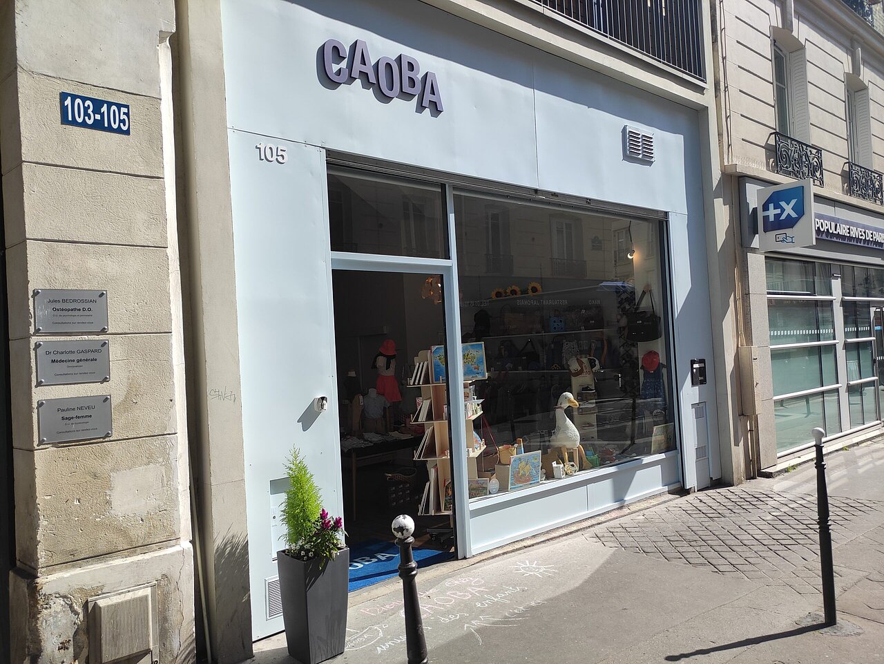 Caoba - Devanture magasin pour enfants écoresponsable Paris 14e