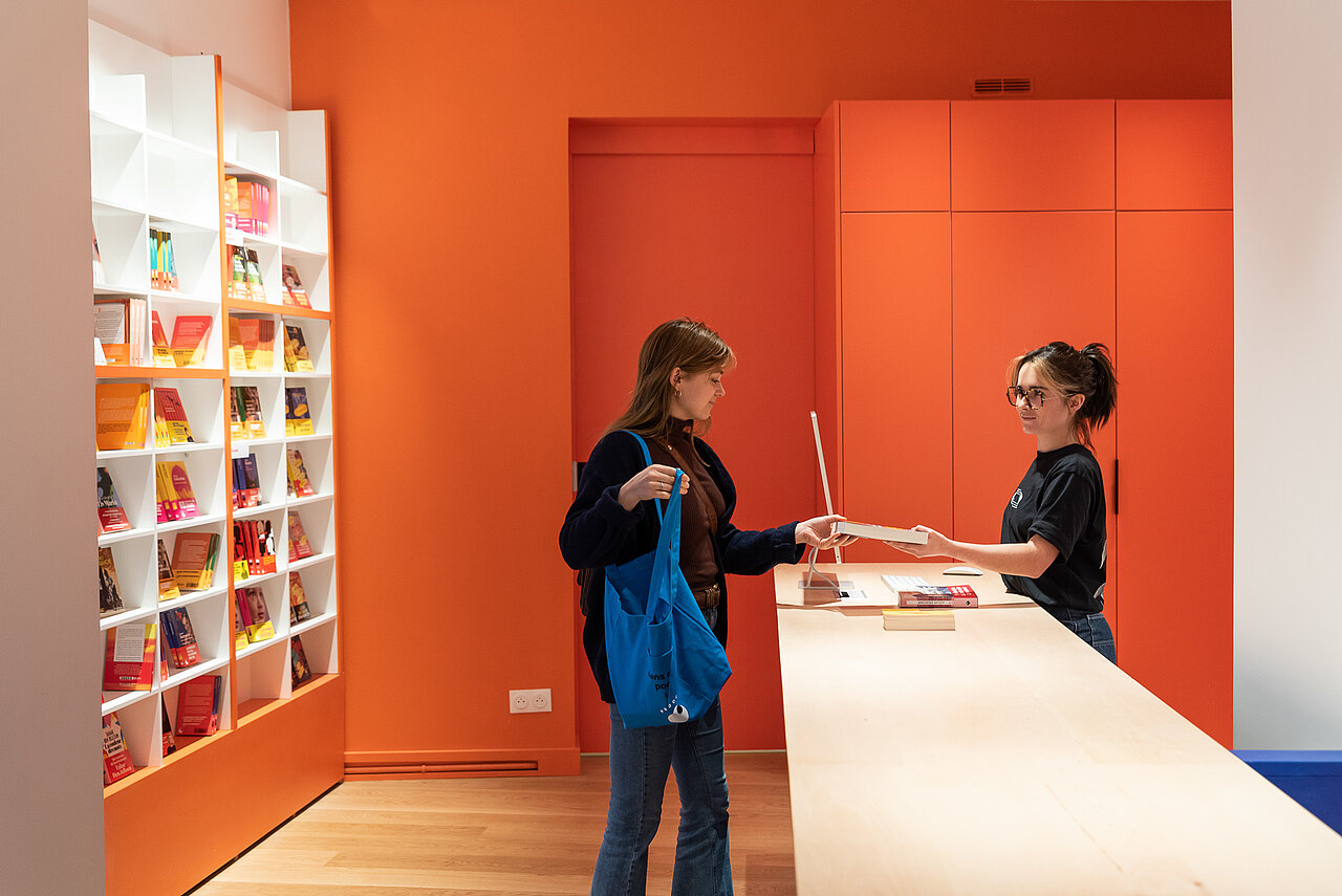 Faits Maison - Intérieur de la librairie installée à Paris 6e