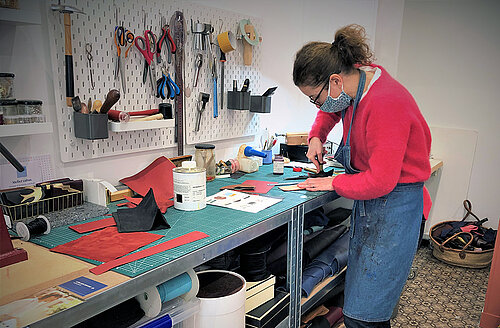 Atelier reflets de cuir et atelier brune rue du château paris 14e