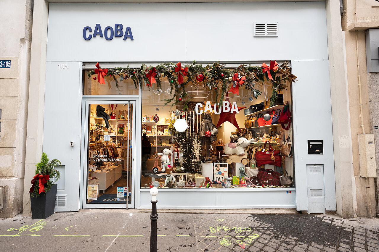 Caoba - Vitrine de la boutique écoresponsable pour enfants à Paris